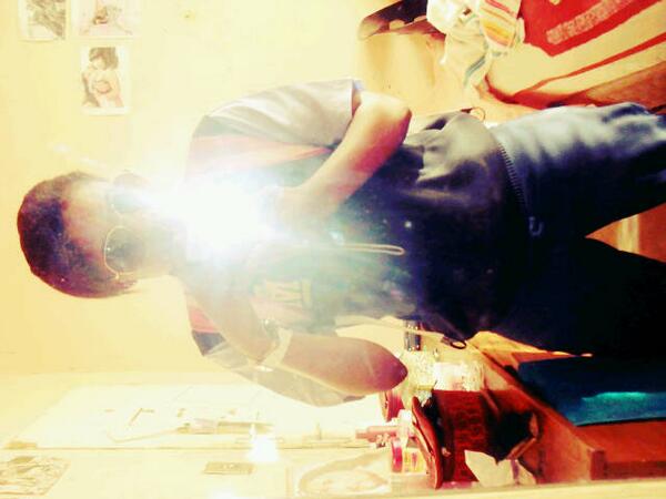 VeeColour tweet picture