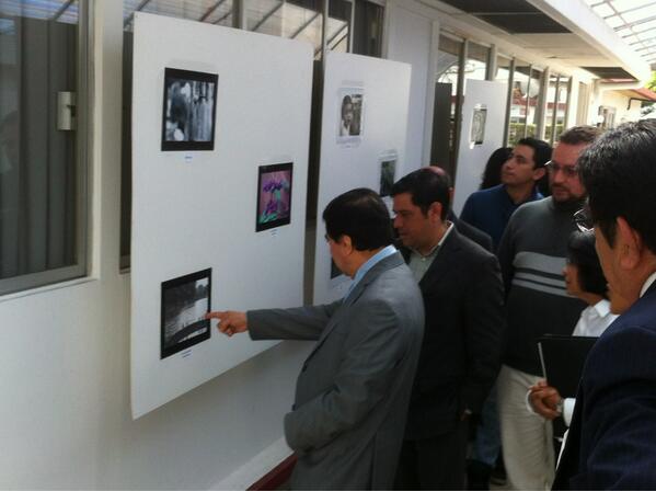 carlosgarciamdz's tweet photo. Excelente demostración de fotografía de alumnos de Comunicación grupo 301de la Universidad de Xalapa. http://t.co/gkiMZIqOAW