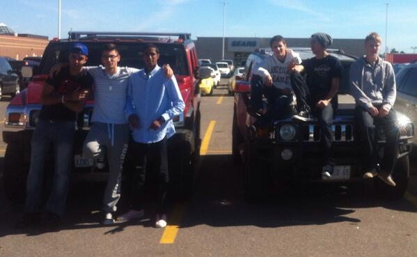 BragaJason's tweet image. @RobQuattrucci @Nav_Marway @BragaJason Oleg and Parm and Andres and Mena at upper canada mall terry fox bros day out