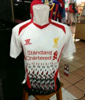 sapimanyun's tweet photo. Liverpool away 13/14 http://t.co/Q7HhZqBpEB
