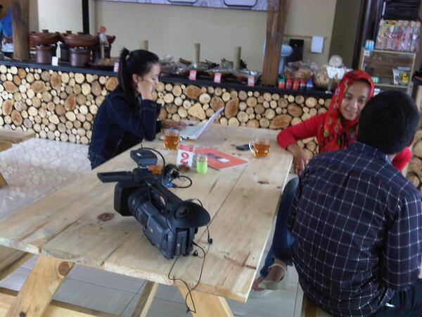 Saungteko's tweet photo. suasana sebelum shooting.... http://t.co/1PH2N2Ic6v