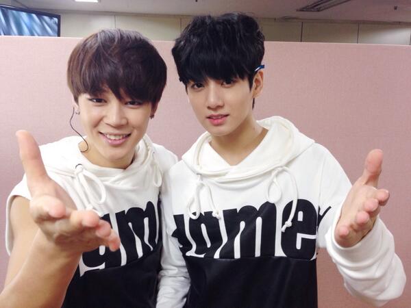 bts_bighit's tweet photo. #방탄소년단 지민&amp;정국이가 뮤직뱅크 대기실 MC로 깜짝 변신합니다♥ 본방까지 조금만 기다려~~ http://t.co/3t23OgU9Lm