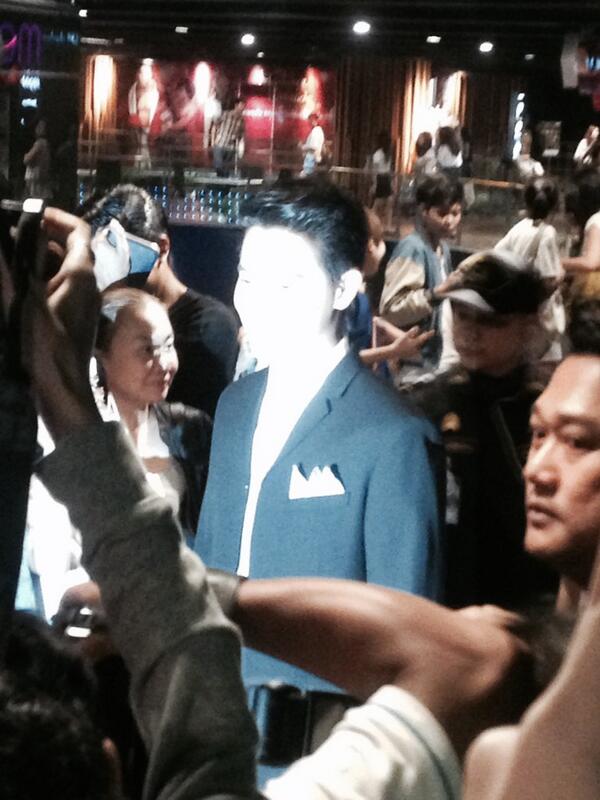 jjujunjune's tweet photo. เจมส์จิขาวมากเลยอะแกกกกกกกก http://t.co/d2sp9r9OMp