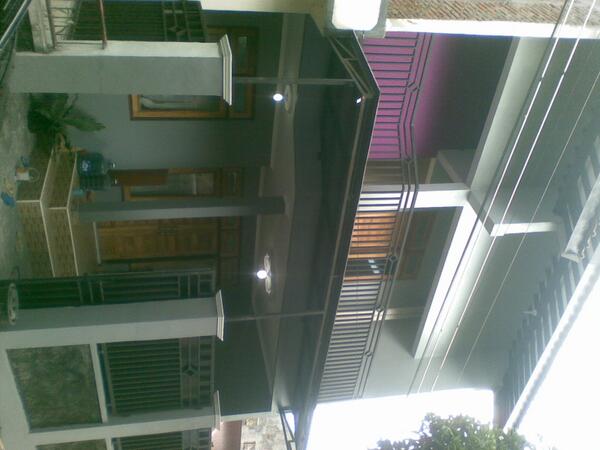 KevinPutraa23's tweet photo. @diannugraa saya ad kntrakan 2lntai djakalKM.10|4KT|SofaTV32'|kitchnset|Kulkas|085643166798/087839272901 http://t.co/y9eA0gSqRi