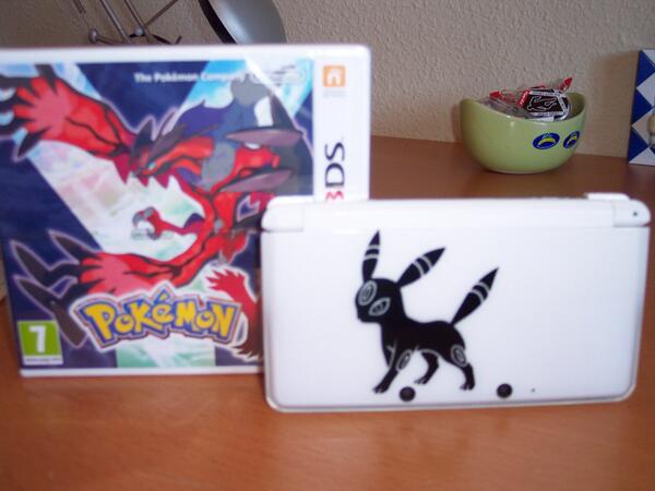 SyaoFher's tweet photo. Por fin lo tengo!!! Adiós  vida social..... http://t.co/8tVFhyRJ9v