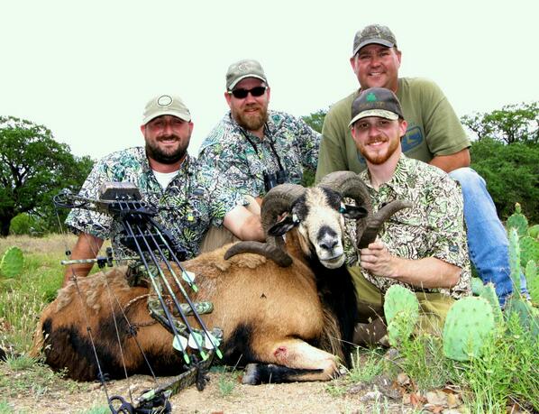 RockHillHunting's tweet photo. @TresAmigosHunt @CodyJohnsonBand @JesseRaubJr im jonesing 4 a little beer blood an broadheads!!! Round 2 soon!!! http://t.co/ti23VDXcvv
