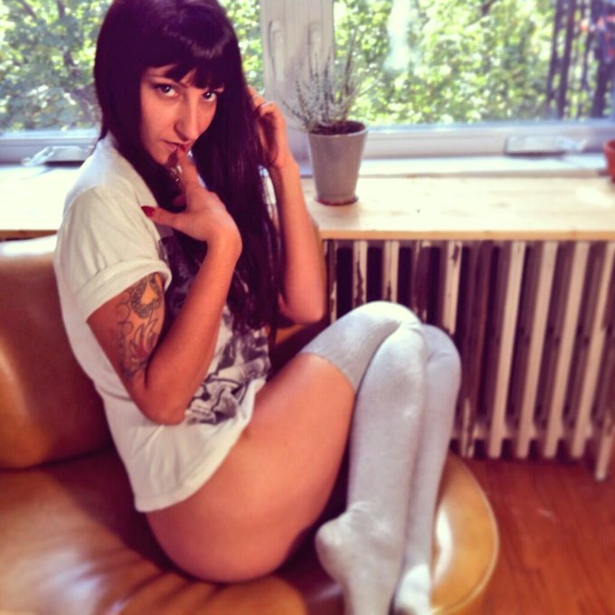 A behind the scene pic on the set of my latest video update at http://t.co/ZmvZ5L1DRW #longsocks http://t<a href="/tag/longsocks"class="tags"><span>#longsocks</span></a>