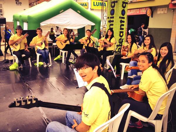 Culturantioquia's tweet photo. Estudiantina "Entre Cuerdas" ganadores de #Estímulos2013. Ahora en @Teleantioquia @admonentrerrios @gobantioquia http://t.co/AdMgDW5VDJ