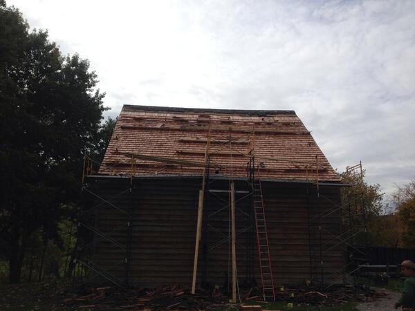 SimpleIntegrity's tweet photo. The Windfall Dutch barn is getting a new roof courtesy of Simple Integrity LLC http://t.co/VxrYuQ0FVf