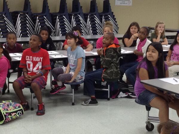 PiepsPeeps's tweet photo. Houston, we have iPads! http://t.co/D5nqfqLrKO