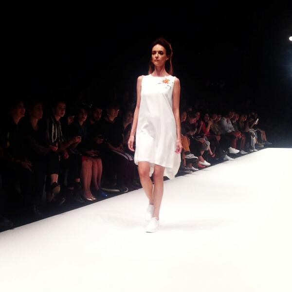 markafoni's tweet photo. #mbfwi2013 @ARGANDE defilesinde podyumda @_semasimsek. #BenceModa http://t.co/YJAcRLCTGU