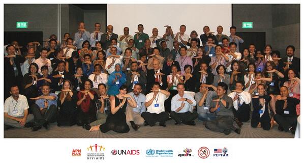 UNAIDS_AP's tweet photo. T for Testing! Take time out to get tested for #HIV. Thanks to @apnplus @apcom @apnsw @_YouthLEAD APTN &amp; 7 Sisters http://t.co/Z1PYiHAu2U