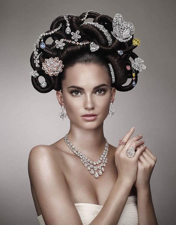 " Decorate your Muse !"  Beautiful paring by Graff Diamonds ! <a href="/GraffDiamonds/">graffdiamonds</a> @JewelryNewsNet <a href="/socialuxury/">Social Luxury</a>  <a href="/Forbes/">Forbes</a>