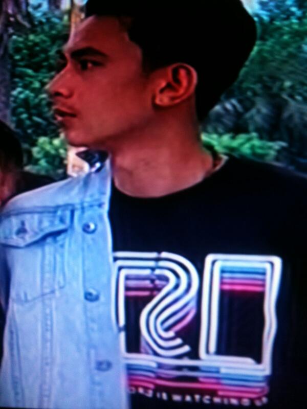 Pastinya dongs hehe RT <a href="/39Meylink/">Devi Putri</a>: Ini mah baju'nya yg keren, tp yg pake keren ga ya?Hahaha <a href="/fandychristian/">Fandy Christian</a> <a href="/stro_IDN/">STRO STREET WEAR</a>