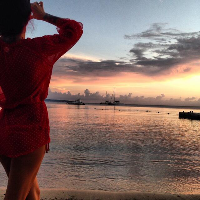 A gorgeous sunset of Jamaica @mdavis_ taking a pic of me taking a pic of the sunset, love this! http://t<a class="tags" target="_blank" title="On Twitter" href="/?out=eyJ0eXAiOiJKV1QiLCJhbGciOiJIUzUxMiJ9.eyJpYXQiOjE3MjA3NDE3NTYsImlzcyI6InR3cG9ybnN0YXJzLmNvbSIsIm5iZiI6MTcyMDc0MTc1NiwiZXhwIjoxNzUyMjc3NzU2LCJyZWRpcmVjdF91cmwiOiJodHRwczovL3R3aXR0ZXIuY29tL21kYXZpc18ifQ.jqf8-6SzflmqGQCrBIKMrNB2yNsUT1P9pHQsHDXJEjQFZOoSfYh-YikXVv3zj0ONECQJMVHVGdXZmCrrwbPaQA">@mdavis_</a><a href="/tag/snapchat"class="tags"><span>#snapchat</span></a>