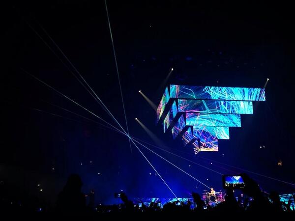 GaboSanttos's tweet photo. @museband  amazing !! 😱 http://t.co/XVWLDzvOjH