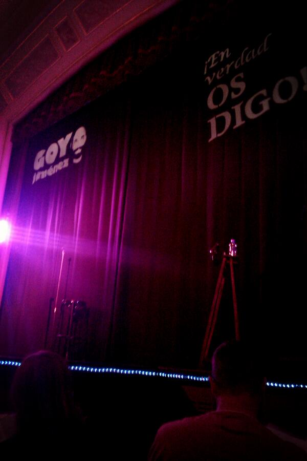 virgi_marba's tweet photo. Con mi chico @CampeKonc  viendo a uno de los mejores!!!! Graciasss x estos detalles! http://t.co/wgjOxw0ehs