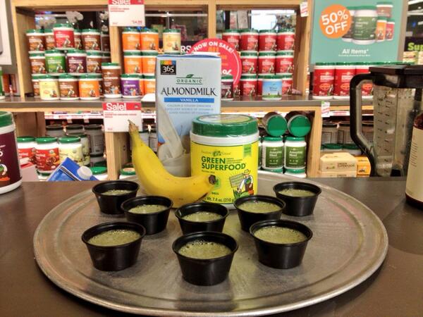 sandyYpiru's tweet photo. @amazinggrass Pineapple Lemongrass Green Superfood smoothie. Come have some at Whole Foods Valencia today! #yummo http://t.co/XzydWWz6Pv