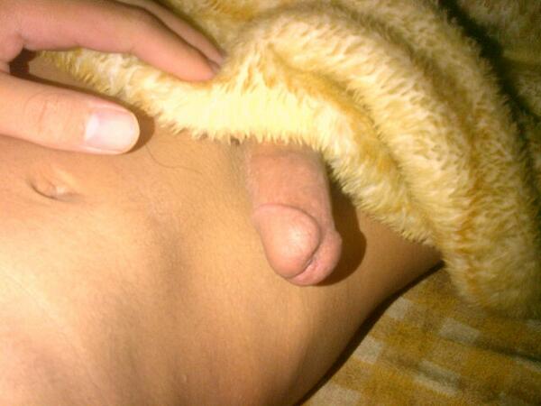 Mm7oo0nabod's tweet photo. اركبو عليه حاليا وضعية المفصخ مايحتاج احد يفصخني #سكس #سالب #خنيث #جنس #ممحون #قحبه http://t.co/OGEVWtWcu6