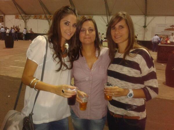 Damos por inagurado el dia del jamon con <a href="/rakelitajarota/">raquel agenjo barea</a> <a href="/idiazb/">Isabel Díaz</a> <a href="/Evarodiaz/">Eva Rodríguez Díaz</a> @JMcobosR #MañanaMas