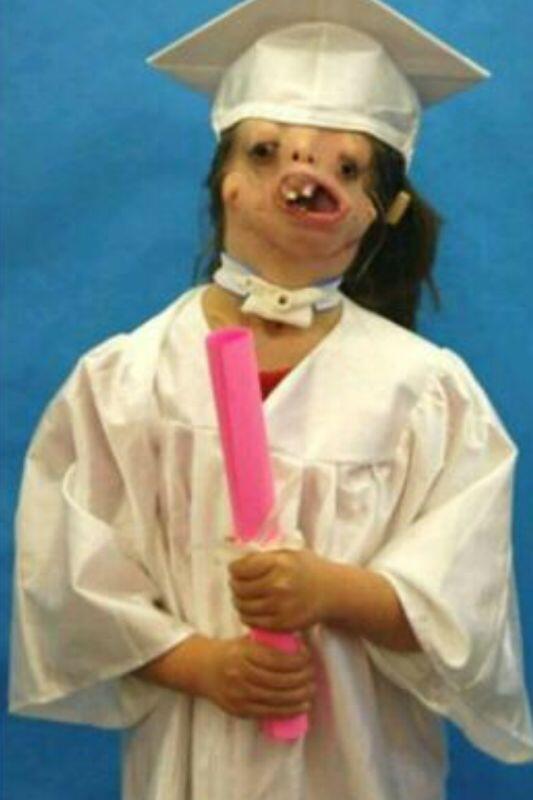 8_lydiia's tweet photo. Venga @lauritamoreno94 ,si eres nuestra universitaria favorita @ferrandiz01 @8907Antonio http://t.co/kxI3545k7S