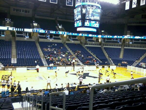 Xavier_SAAC's tweet image. Come to the volleyball game! There is still time to support @XavierVball