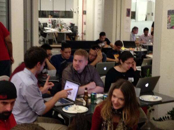 TurnToTech's tweet image. #tizennyc #turntotech #samsung #intel  #newplatforms  Check out the new Tizen platform from intel