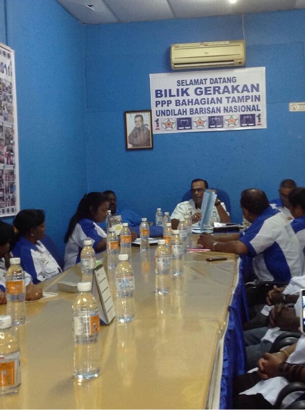 infopppns's tweet photo. Taklimat Dato T. Raju bersama Ajk PPP Bhg Tampin  @m_kayveas @menteribesarn9 @chandrakumanan @aru7741 @mganes26 http://t.co/1kzzY5UKwU