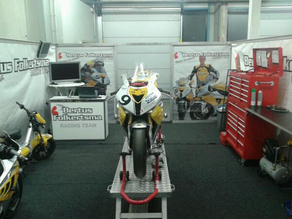 Alles klaar voor de laatste race van 2013. zondag vast een top dag hoop ik. Sta nu p10 in kampioenschap.  P9 ???