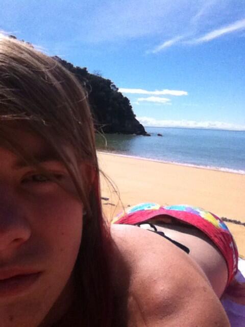 SarahSyrah's tweet photo. Beach time http://t.co/JFuVooP6No