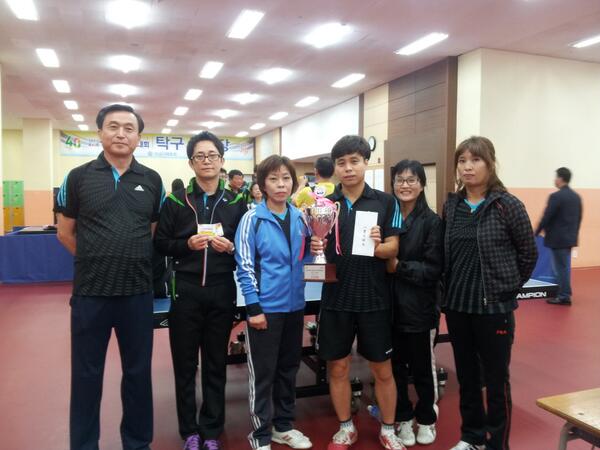 수고하셨습니다"@sinheung2: 신흥2동 탁구 준우승... 한컷
고생하셨어요 "