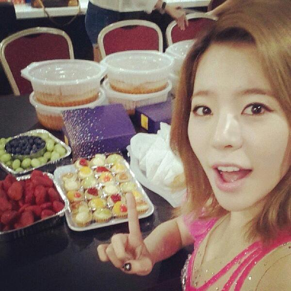 [OTHER][12-12-2013]SELCA MỚI CỦA SUNNY - Page 10 BWXT5HkIgAE1aIR