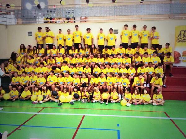 Jaume_Valles's tweet photo. Gran y vistosa presentación del @esporlesbc mucha seriedad y atención; ojalá muchos tomaran ejemplo. http://t.co/vrQZz2KuvB