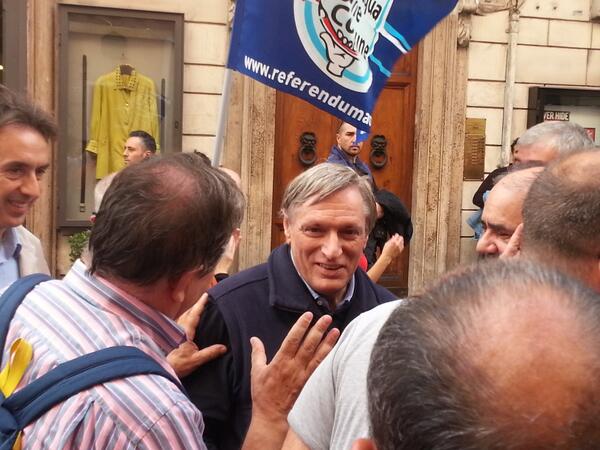 IoconFiomVR's tweet photo. #laviamaestra Don Ciotti http://t.co/SLubk86NX7