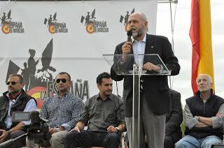 CUPSantMarti's tweet image. Els feixistes avui a Montjuïc. El general retirat Blas Piñas Gutiérrez, fill del Blas Piñar de FN. #ForaNazis @12O