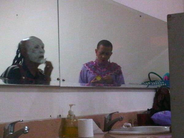 jalanbhakti's tweet photo. Hmm Pak Jemek dan Om Didik Nini Thowok lagi pada make-up di Sportorium. #Ecovolution http://t.co/LtqN1OJQnh