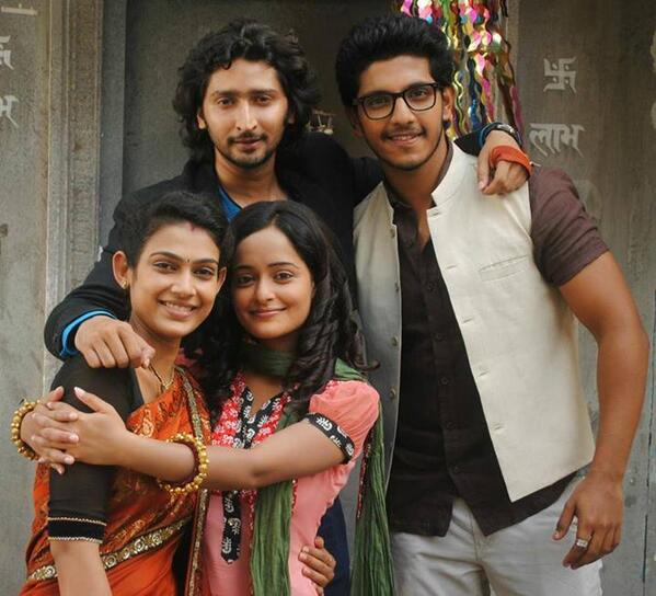 TEAMKUNAL's tweet photo. The Bhatnagar's :-) http://t.co/VIkcqmfY1X