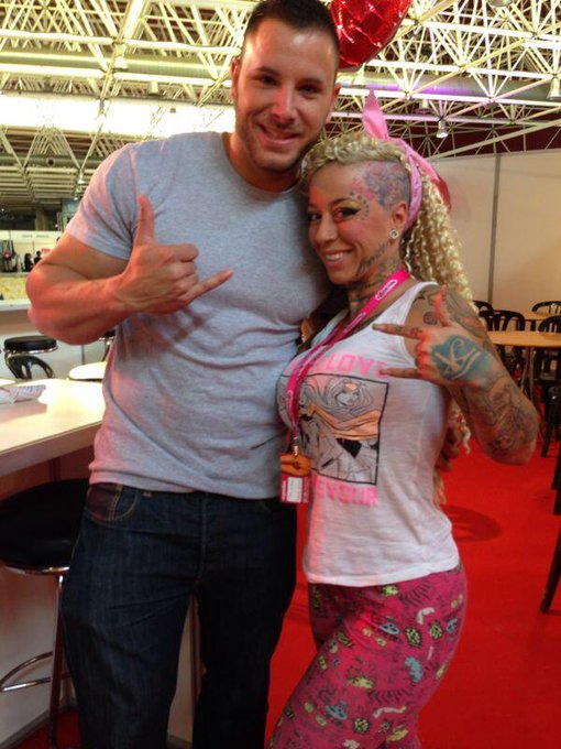 En persona es mucho mas guapo y simpaticoooo @Estebangandiash !! http://t.co/tZQzs00iBW<a class="tags" target="_blank" title="On Twitter" href="/?out=eyJ0eXAiOiJKV1QiLCJhbGciOiJIUzUxMiJ9.eyJpYXQiOjE3MjQ4OTI0NTgsImlzcyI6InR3cG9ybnN0YXJzLmNvbSIsIm5iZiI6MTcyNDg5MjQ1OCwiZXhwIjoxNzU2NDI4NDU4LCJyZWRpcmVjdF91cmwiOiJodHRwczovL3R3aXR0ZXIuY29tL0VzdGViYW5nYW5kaWFzaCJ9.81RDnyk1pEaRs3SofX4dbblxQ6G0AKPP0FqT2xLBXKNvsqNhc83MnUjTC_ik6XDZLDXScSaw6mQnkuHt20iuCA">@Estebangandiash</a>