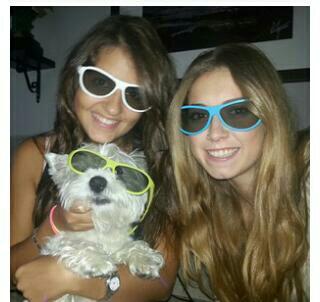 elena_manju's tweet photo. De peliculeo en 3D con mi rubia @veropemar  y la dunis http://t.co/bK7ImXFiO3
