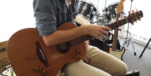 Our Acoustic Cafe is on now! Pop by for <a href="/christhompsonmu/">Christopher Thompson</a>, fingerstyle guitarist extraordinaire! #brantford #shoplocal