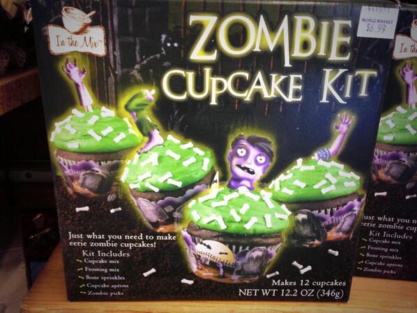 _DaveOfTheDead's tweet photo. who needs brains for dessert when you can have these...?  #zombie #cupcakes #halloween http://t.co/OT5MunWOm0