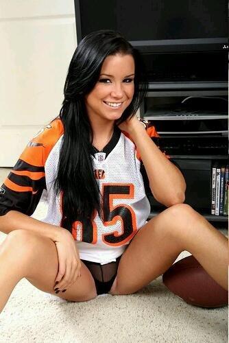 FantasyAppeal's tweet photo. Does Gio Bernard shoulder even more of the load this week against buffalo? http://t.co/xxShNa5d86