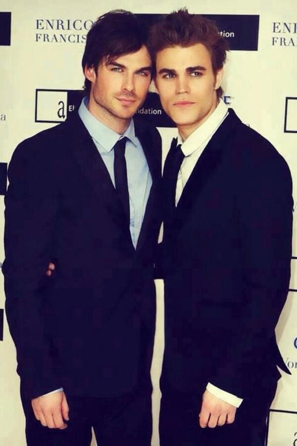 ManCandyHQ's tweet photo. The Vampire Diaries knows where it's at. 🙌 http://t.co/6c9aG76WJh