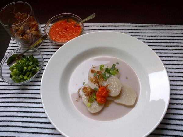 chefeddrian's tweet photo. Laksan Yummy ( Bangka Food ) http://t.co/yHWttpXZjb