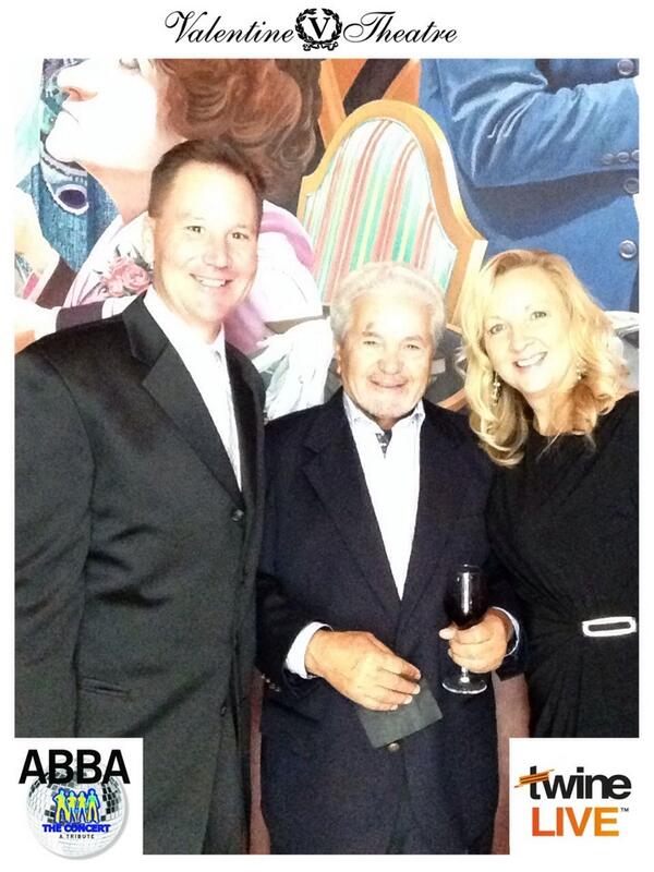 JudyThread's tweet image. Stay thirsty, my friend w @dosequis @valentinetheatre from #twineLIVE!
 photos.twine.it/photos/i-JcXPt…