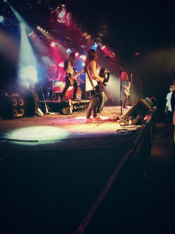 Dirtee Circus tweet media