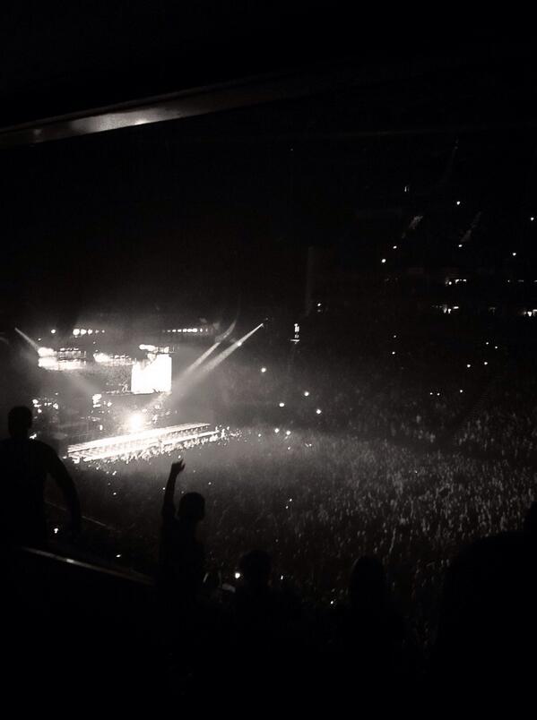 katekelly_ldn's tweet image. All about #JayZ tonight and then club resurrection in the form of @wearespeakerbox at #BuildingSix @The_O2