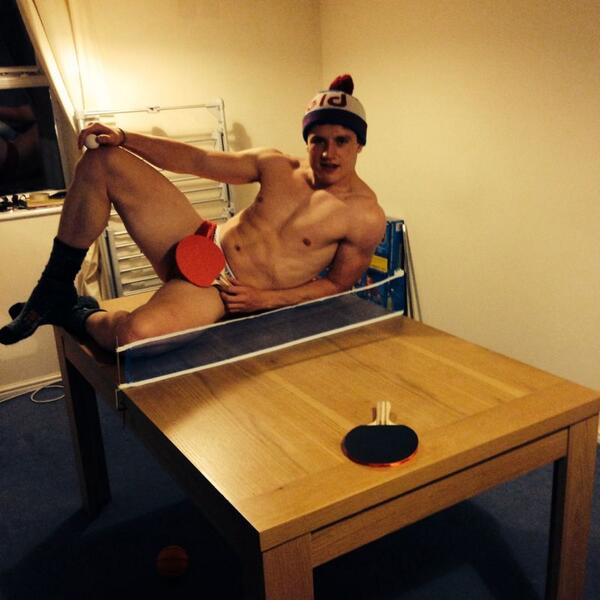 Taskeerrr's tweet image. Just set up the new table tennis table #studentlyf #nofilter