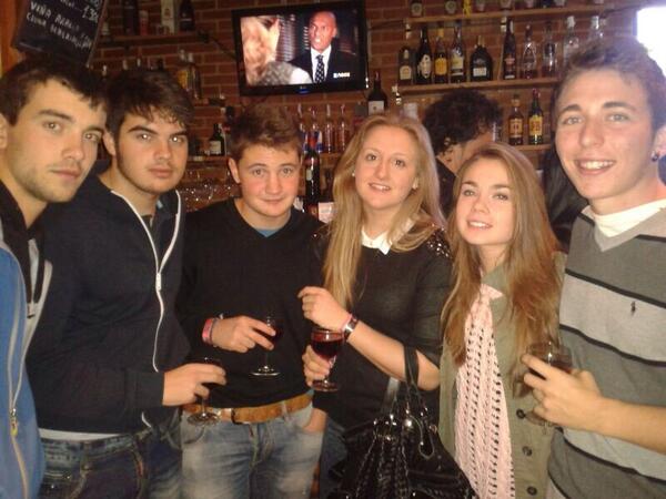 AlejandroRiegas's tweet photo. Pasando unas risas y disfrutando del finde http://t.co/yLs9LZflha