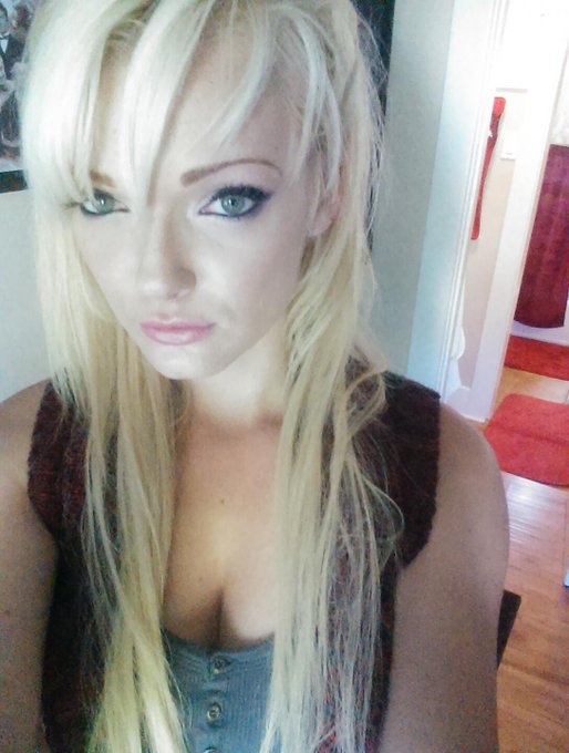 #ZoeyPaige http://t.co/DIeytus3D5<a href="/tag/zoeypaige"class="tags">#ZoeyPaige</a>